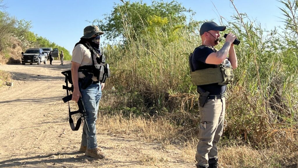 A fronteira EUA-México tem sido um ímã para Vigilantes de extrema direita há muito tempo