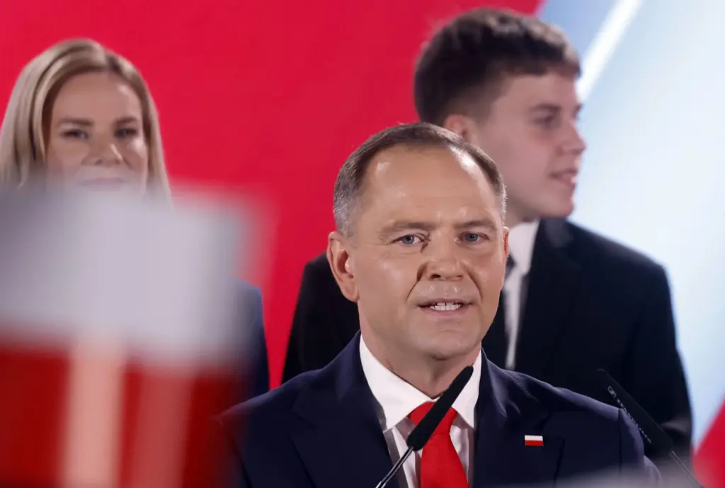 Populista de extrema direita vence eleições polonesas