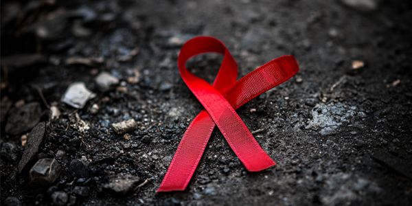 Negacionismo em câmera lenta enquanto os serviços de HIV entram em colapso