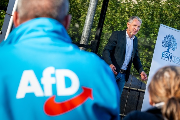 Deputados de extrema direita alemães são acusados de espionagem para a Rússia