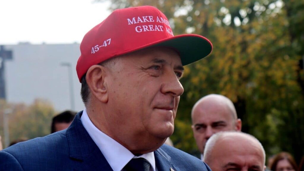 Os liberais da Bósnia estão permitindo que um fascista de extrema direita se aproxime do poder