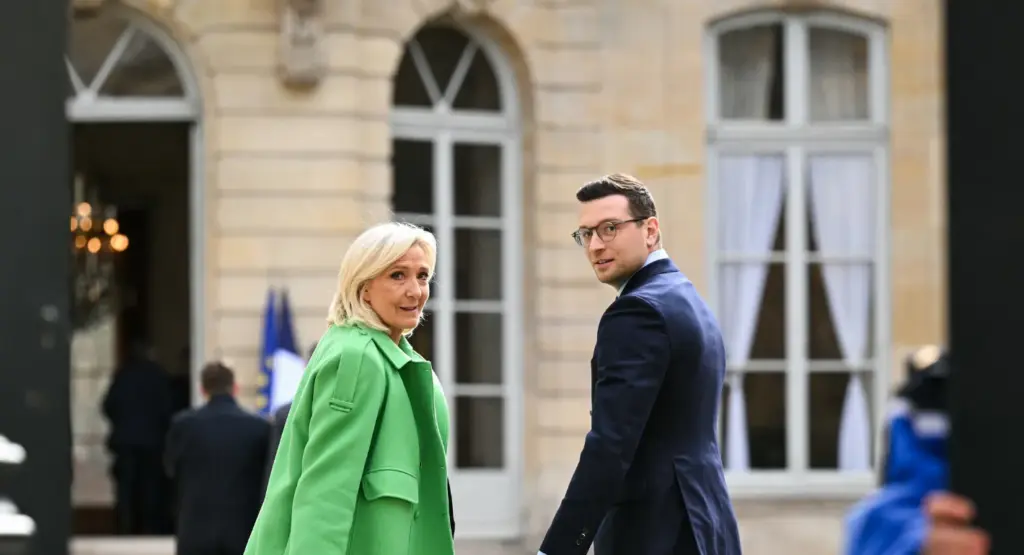 A França está se deslocando para a direita?